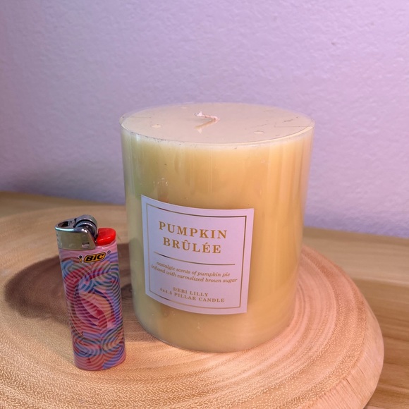 Debi Lilly Pumpkin Brûlée Candle - Picture 2 of 4